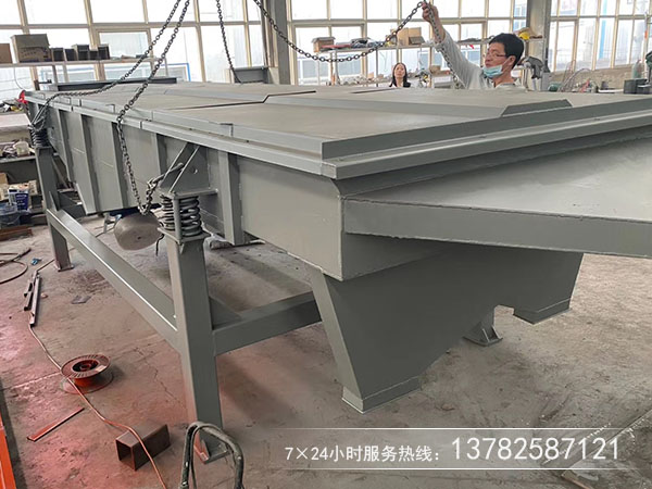 无粘性干式粉末、颗粒物料的筛分和除杂选用直线筛